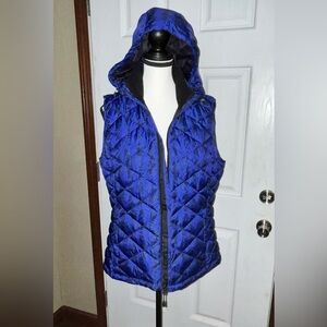 Tek Gear Women’s Puffy Hooded Vest Zip Up Size Large